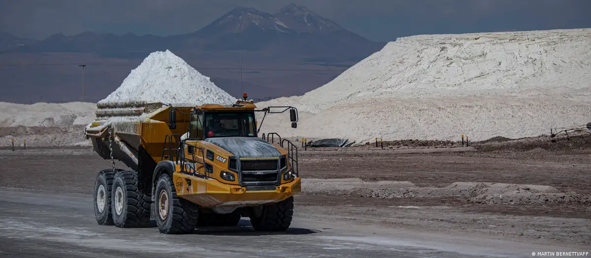 Minería de litio en el desierto de Atacama | magen: MARTIN BERNETTI/AFP